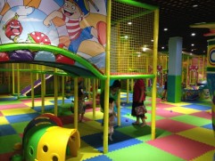Does Play at Indoor Playground can Learn Knowledge as School