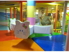 Indoor Jungle Gym Helps Students Gain Self-confidence
