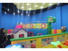 Parents Focus More on Childrens Capability in Indoor Jungle Gym Parents Focus More on Childrens Capability in Indoor Jungle Gym