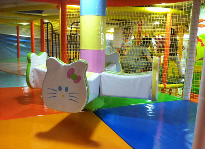 toddlers indoor jungle gym